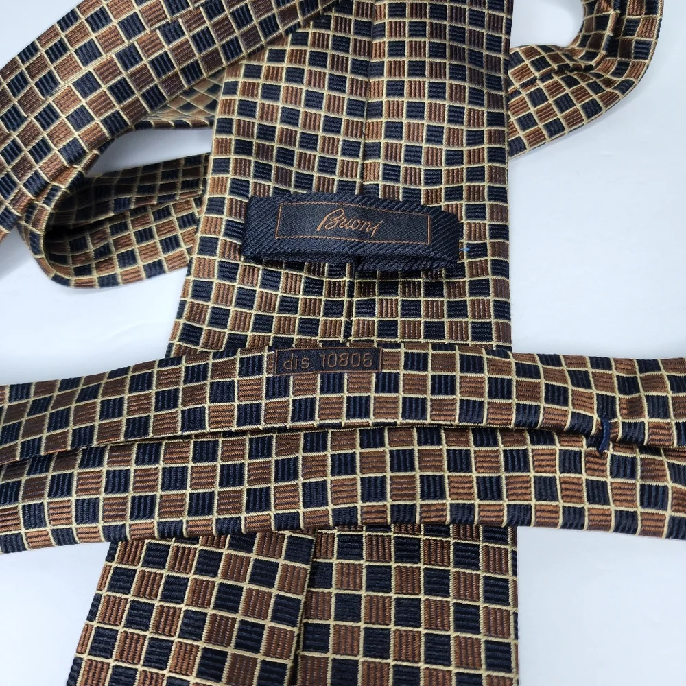 BRIONI Brown Silk Tie.